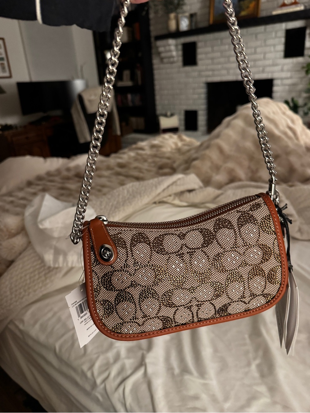 Coach swinger bag 20 with chain in crystal signature jacquard NWT CW668